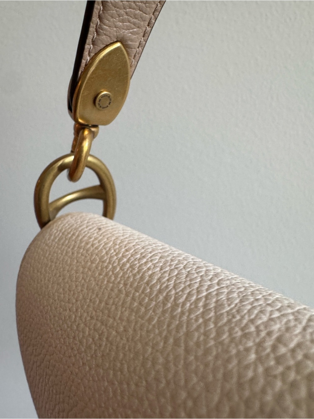 Coach Beat Cream and Gold Carriage Bag - Picture 3 of 14